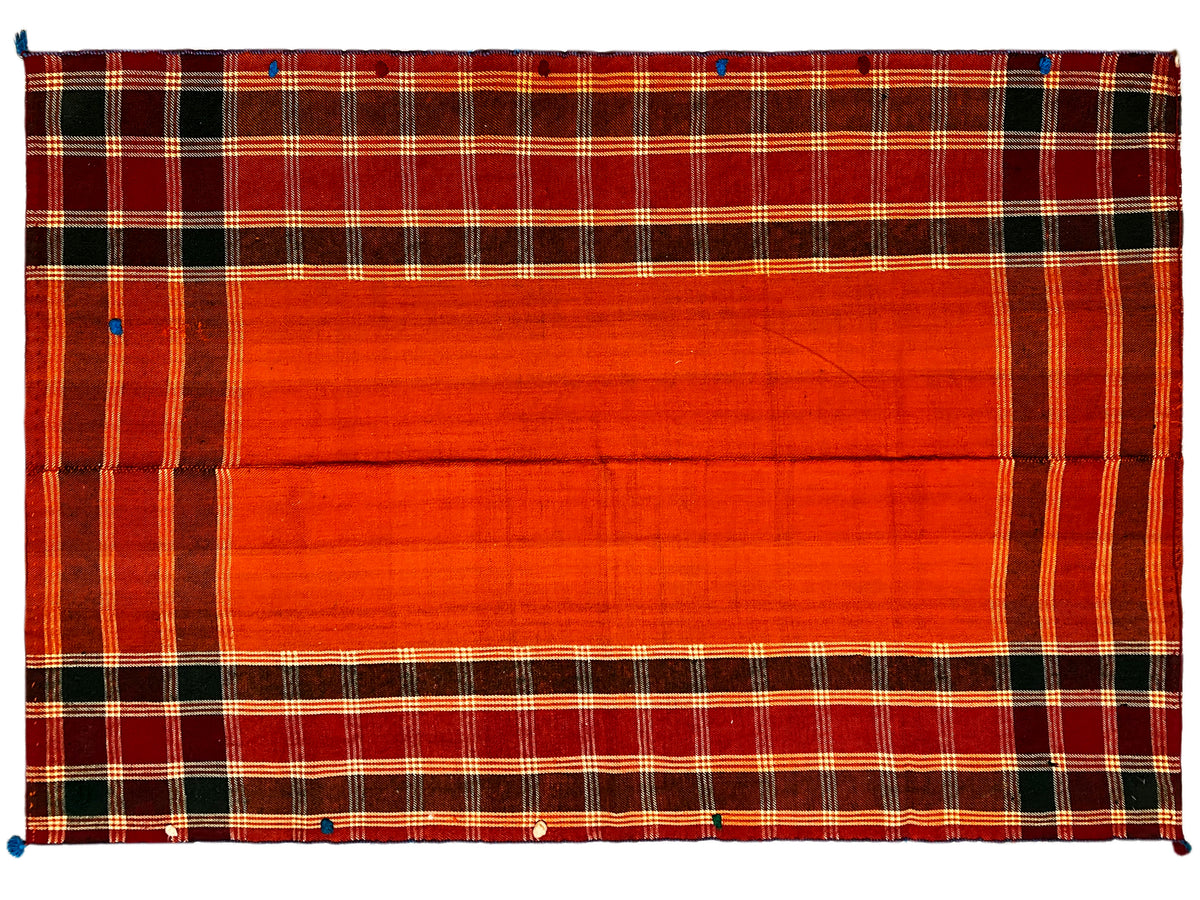Tapis Jajim, vue du dessus : large bande centrale rouge-orange avec cadre à carreaux