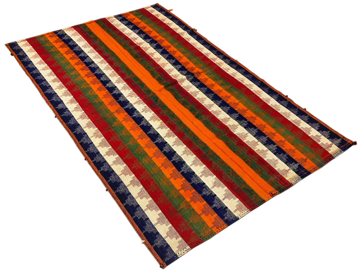 Tapis à larges rayures horizontales et verticales orange, vertes, bleues, rouges et beiges