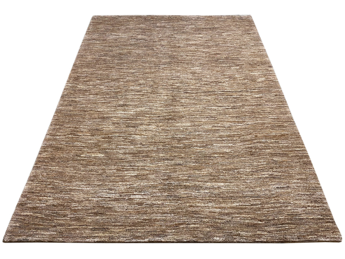 Tapis Gabbeh brun-beige chiné, poil court à surface finement texturée