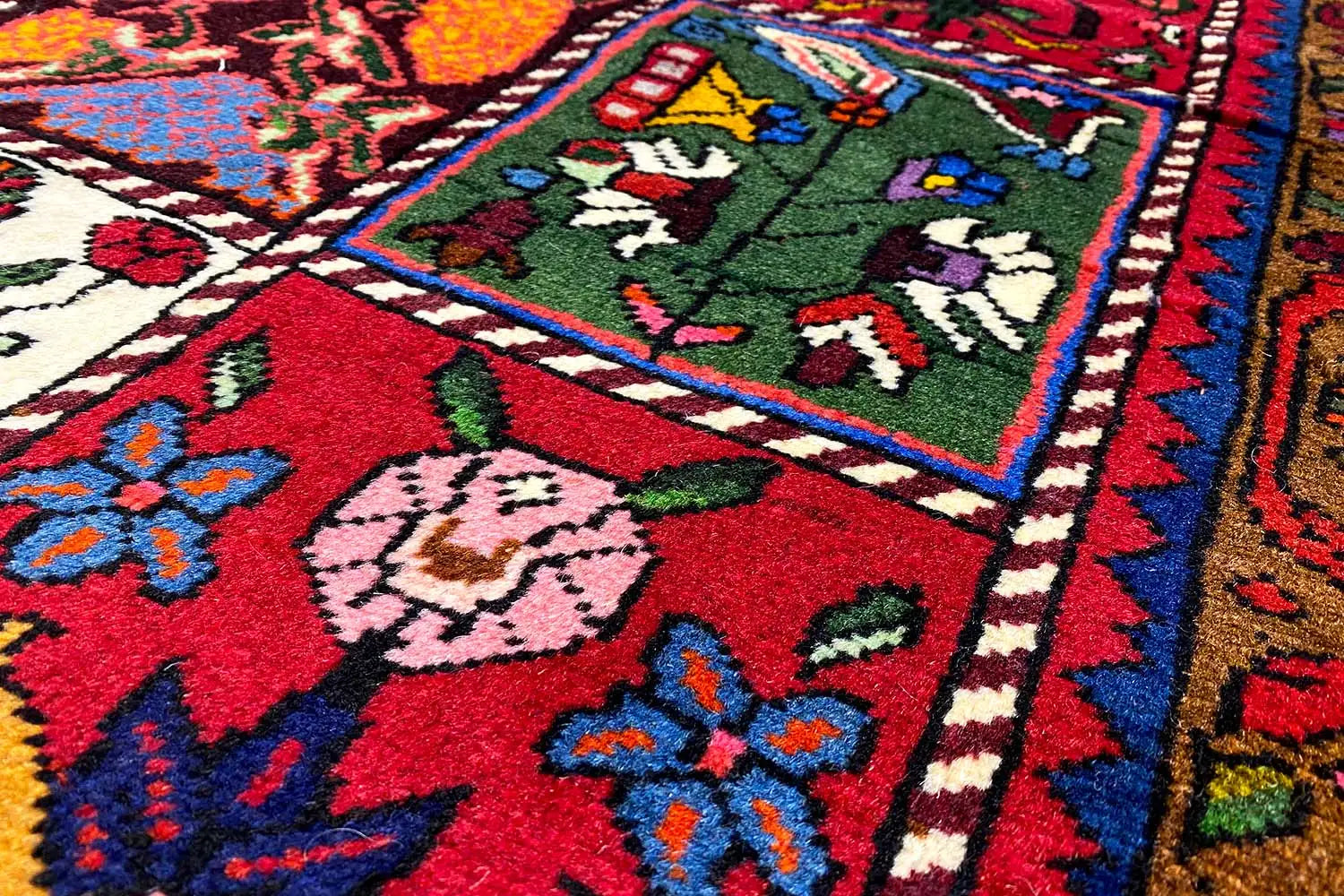 Bakhtiari - (145x105 cm) - German Carpet Shop