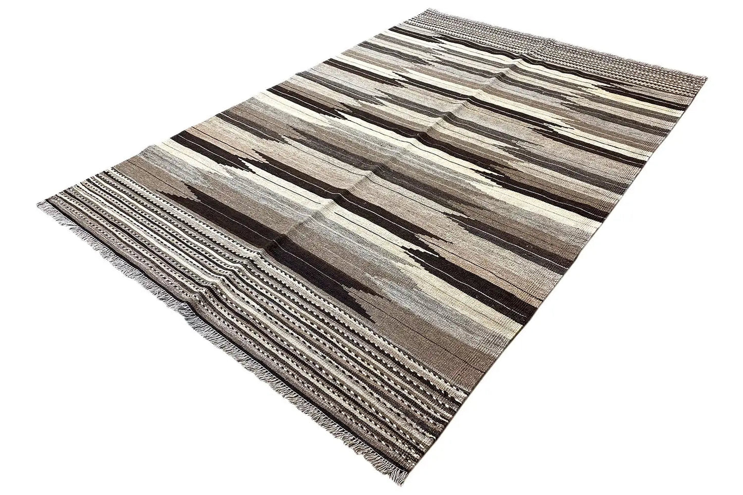 Tapis kilim Qashqai à franges sur le bord et à rayures multicolores marron, beige et grises