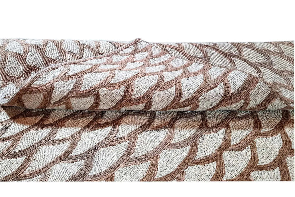 Bord de tapis avec finition tissée et franges, beige et marron