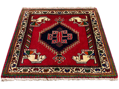 Tapis Poshti 58x68 cm, tapis rouge avec médaillon, bordure décorative et mains