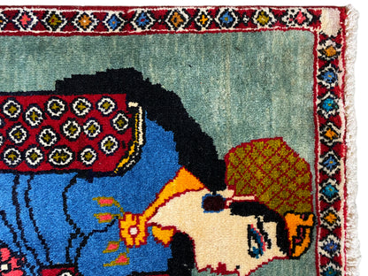 Tapis Poshti 68x63 cm, détail : personnage et arbre, motifs de broderie colorés, bord à franges