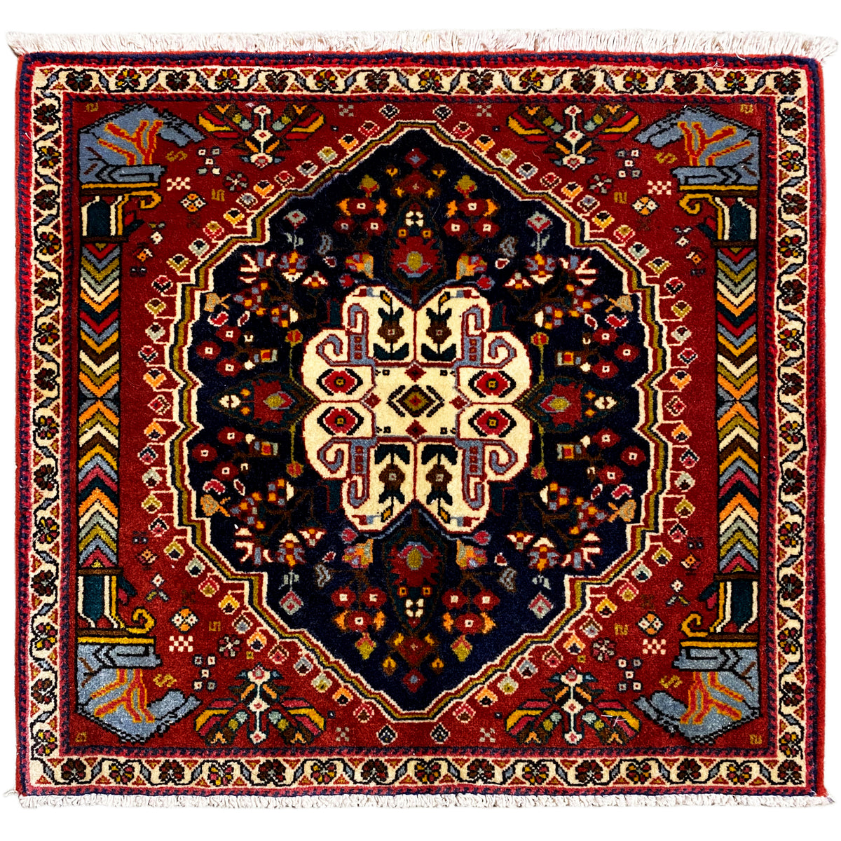 Tapis Poshti 65x61 cm, motif rouge avec médaillon sombre et franges