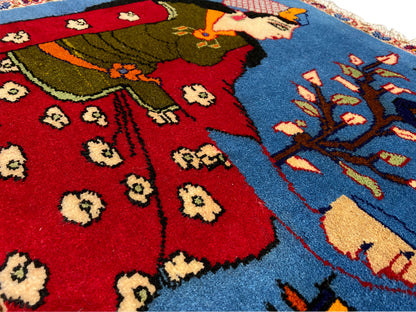 Tapis Poshti 65x63 cm vue détaillée : champ à motif rouge, ornements floraux et branches bleues