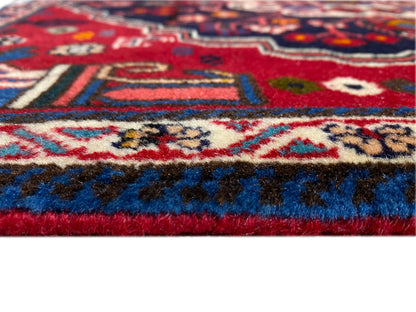 Bord de tapis à poil court, bord inférieur rouge et motif bleu-blanc