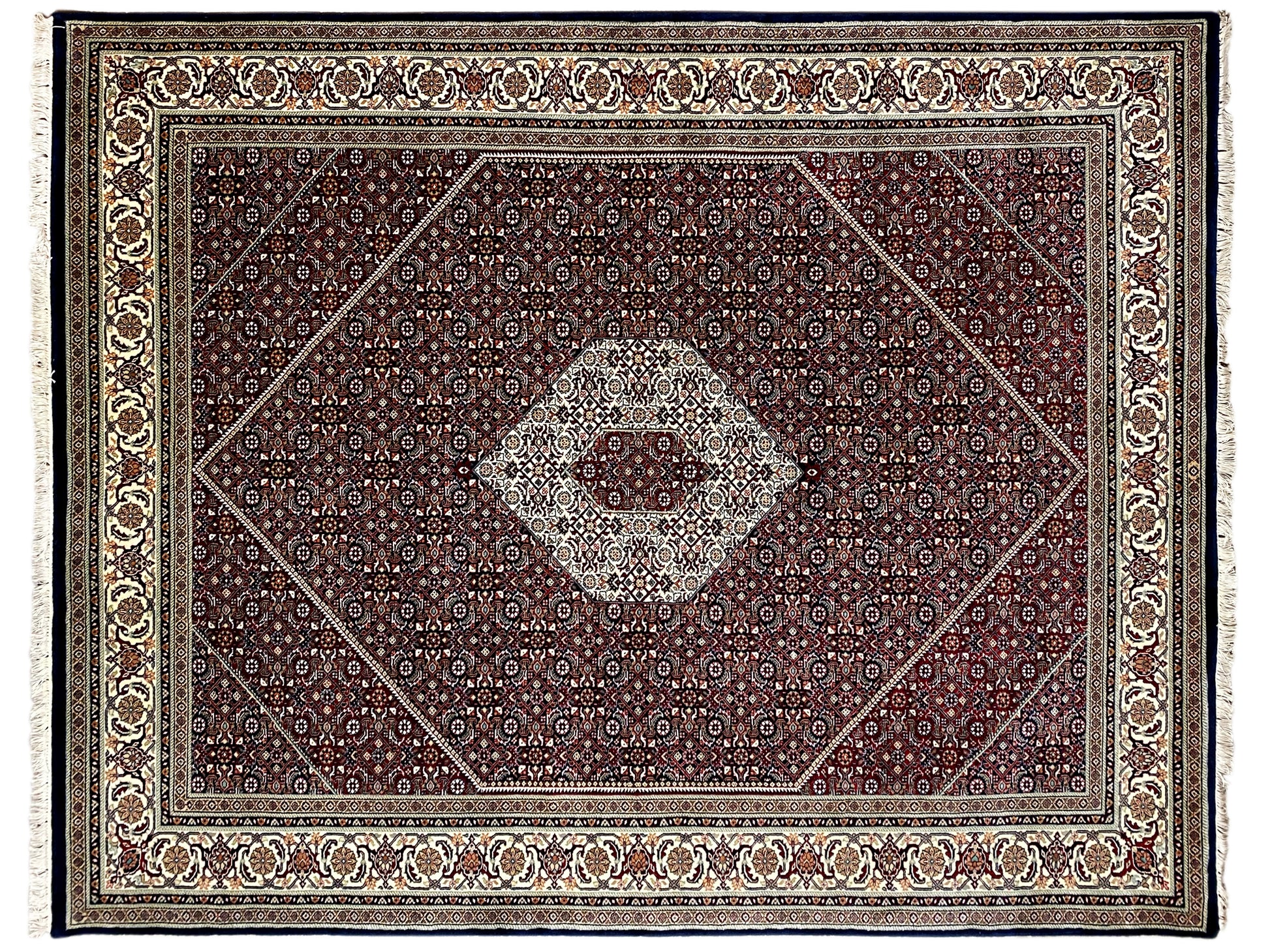 Handgeknüpfter Bidjar Teppich in Dunkelrot, elegante Bordüre und feine Details