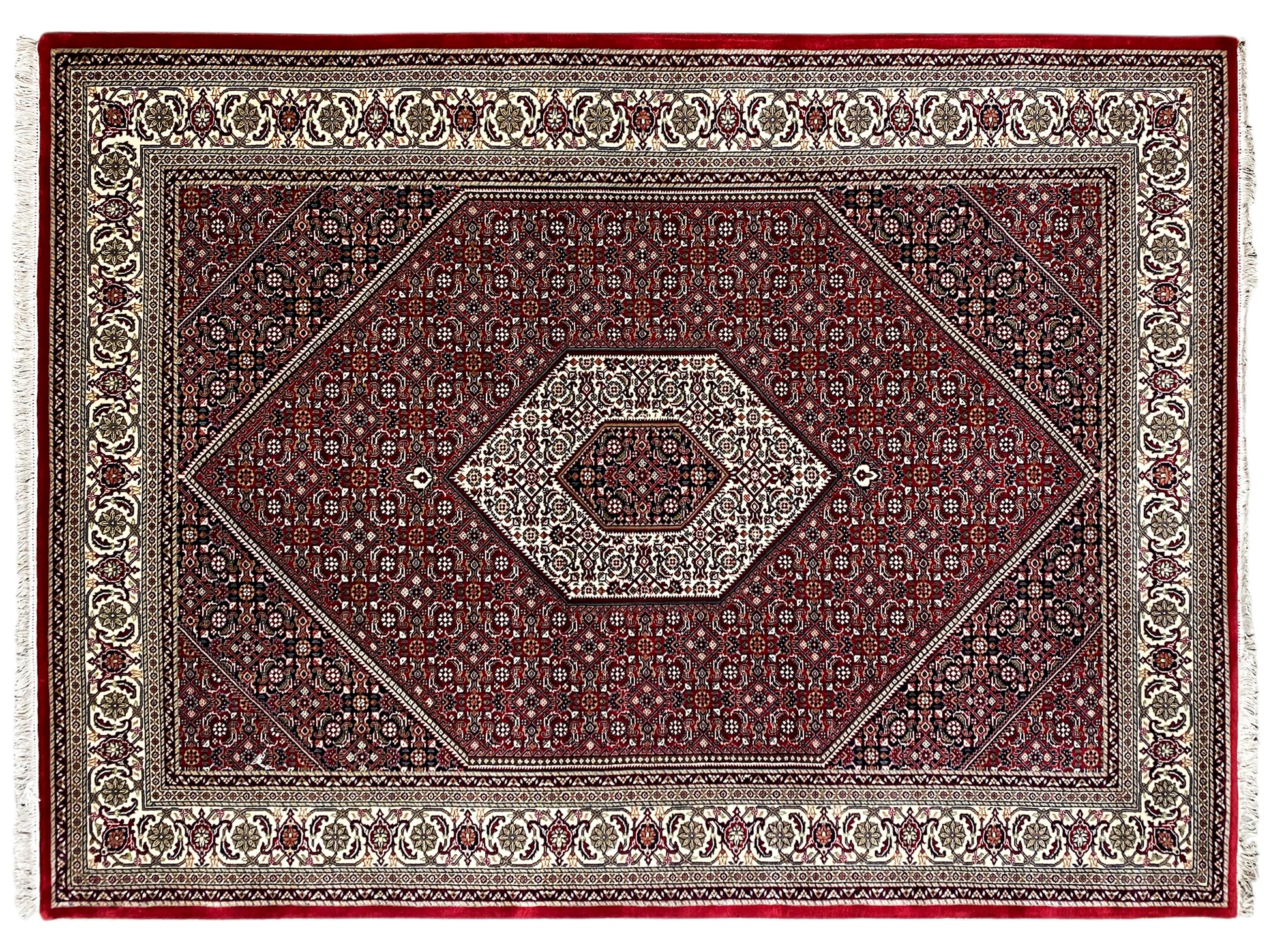 Traditioneller Bidjar Teppich aus 100 Prozent Wolle rot 245x172