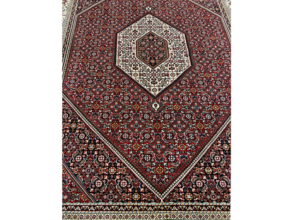 Klassischer Bidjar Teppich für Wohnzimmer in Rot Creme Tönen