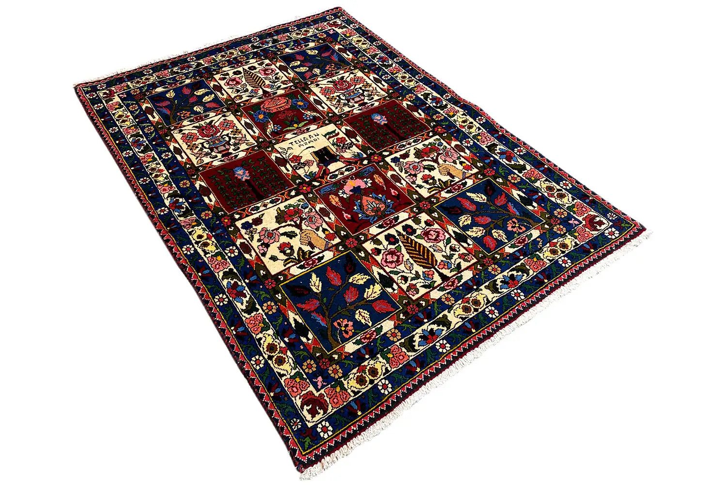 Bakhtiari - (137x102 cm) - German Carpet Shop